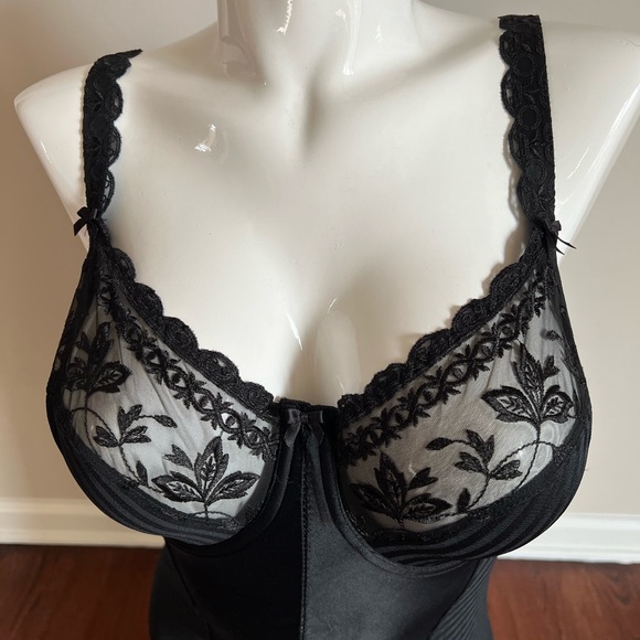 NWT Conturelle all in one Slimming Underwire Teddy bodysuit  40C Black - Picture 3 of 5